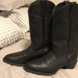 Ariat men’s cowboy boots